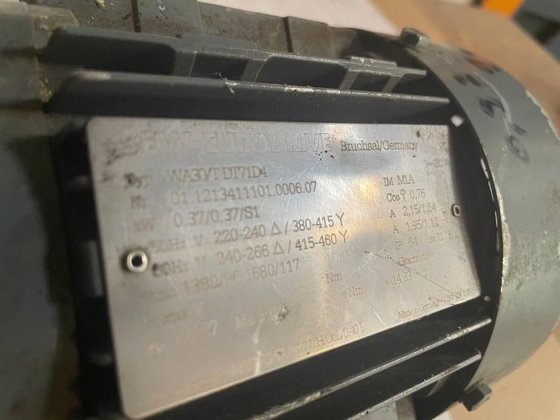 SEW-EURODRIVE 3∼ IEC34 WA30/TDT71D4 (Foto 1 von 5)