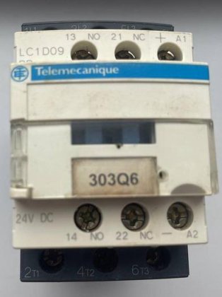 Telemecanique LC1 D09 Contactor (Schneider Electric) (photo 1 of 8)