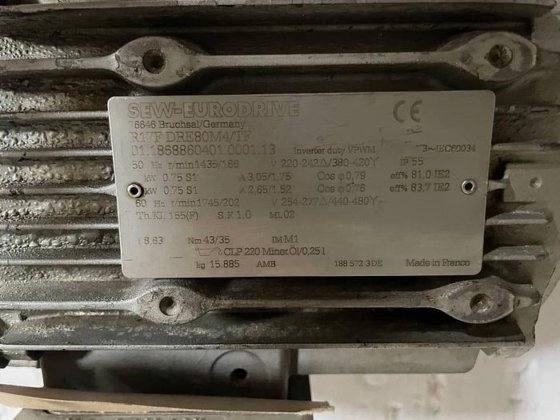 SEW-EURODRIVE 76646 Bruchsal 3 ∼ IEC60034 R17F DRE80M4/TF (photo 1 of 9)