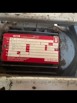 VECTOR AANDRIJFTECHNIEK B.V. 3 ∼ Mot VDE 0530 R32 DT71D-4 (photo 1 sur 4)