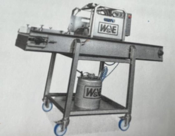 Willemse & van Engelen B.V. AUTOMATISCHE EI OF OLIE SPUITMACHINE (photo 1 of 1)