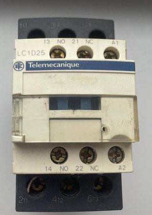 Telemecanique TeSys D LC1 D25 Contactor (Schneider Electric) (photo 1 of 7)