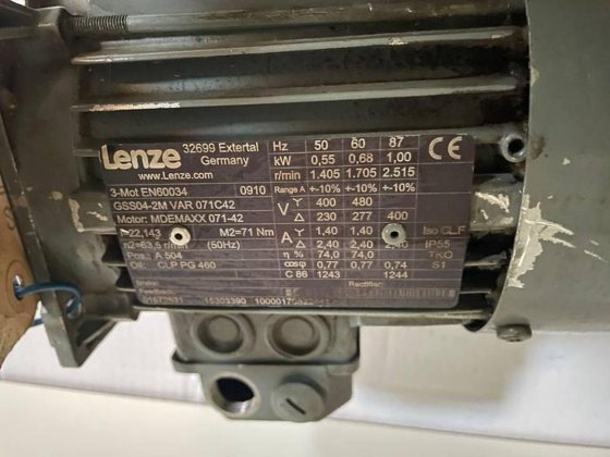 LENZE 32699 Extertal 3 ∼ Mot EN60034 GSS04-2M VAR 071C42 (photo 1 of 15)