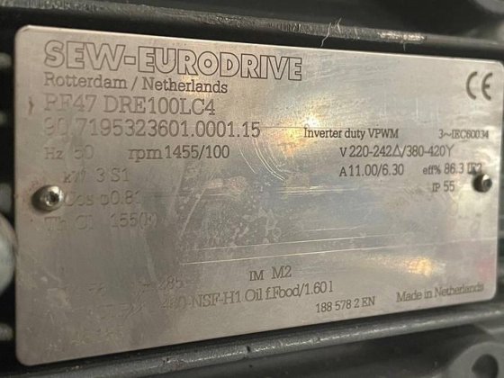 SEW-EURODRIVE 3∼ IEC60034 Inverter duty VPWM RF47 DRE100LC4 (Foto 1 von 6)