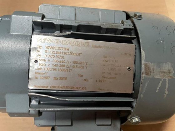SEW-EURODRIVE Bruchsal 3 ∼ IEC34 WA30/TDT71D4 01.1213411101.0002.07 (photo 1 of 11)