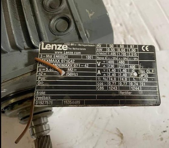 LENZE 3 ∼ Mot EN60034 MXXMAXX 071C42 (foto 1 van 6)