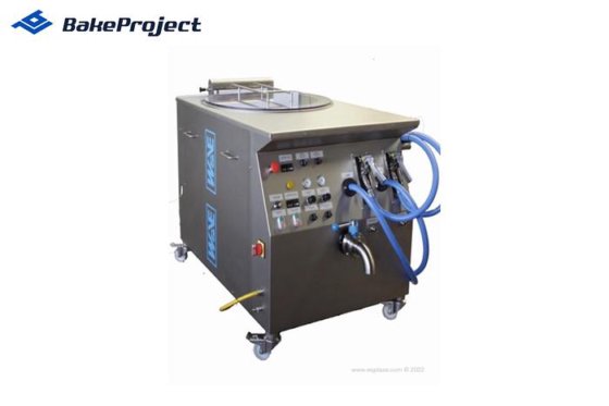 FONDANT MK100FS machine for dosing fondant on eclairs (photo 1 of 2)